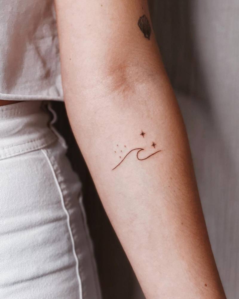 Minimalist Wave And Stars Tattoo On The Inner Forearm. 1000_x_800_jpg