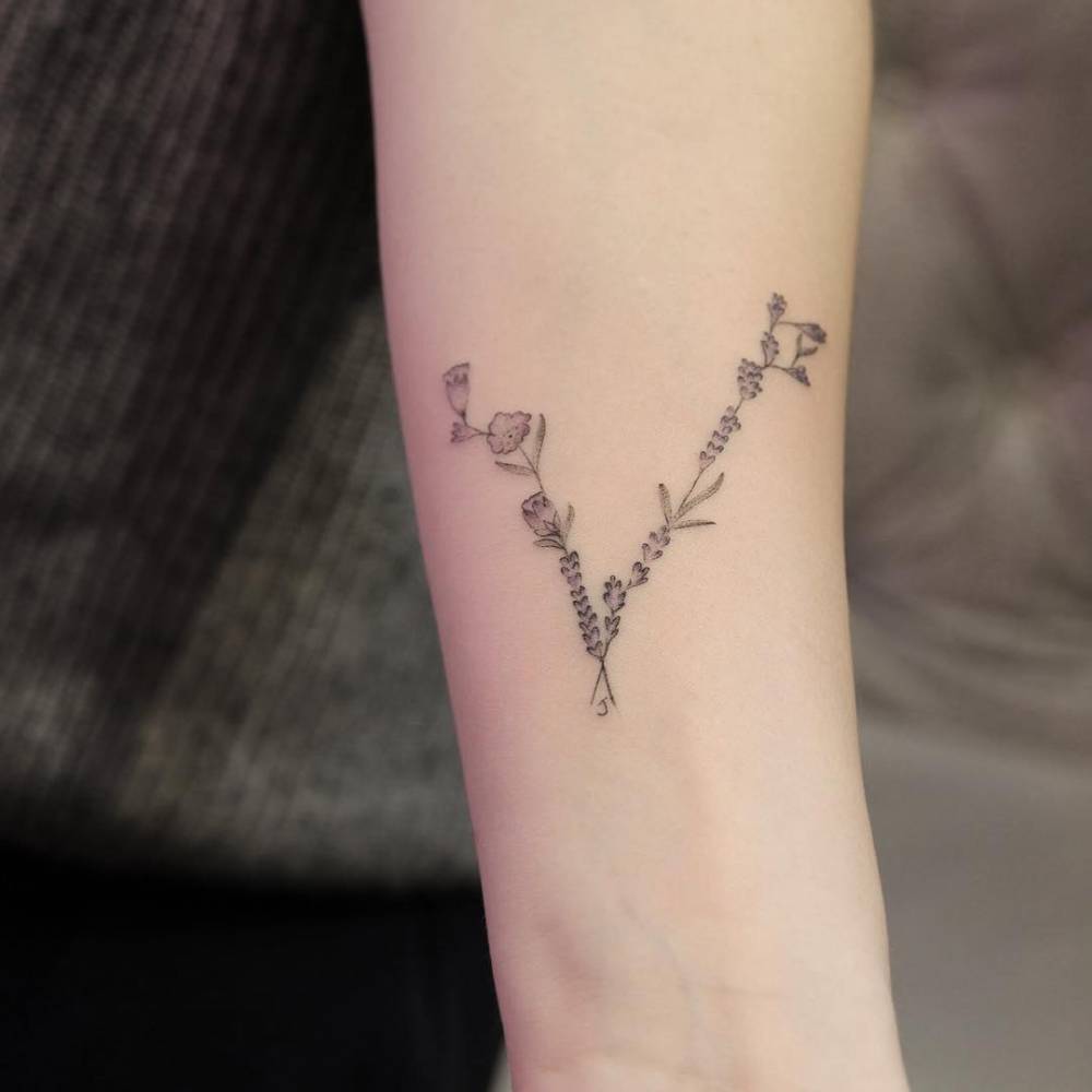 Floral Pisces constellation tattoo on the left inner