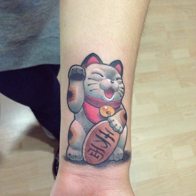 Neotraditional Style Maneki-Neko Tattoo On The Left 640_x_640_jpg