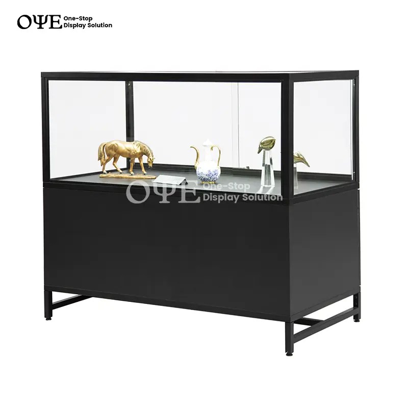 China Retail display for sale with lockable sliding doors