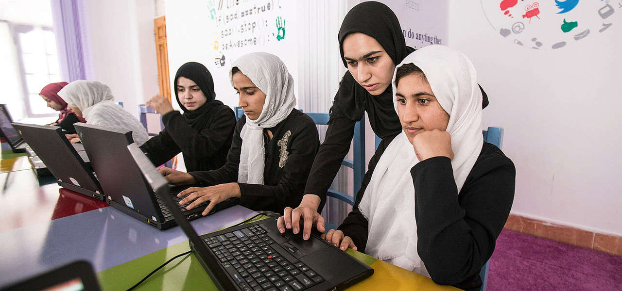 CODE TO INSPIRE/ Fereshteh e la chance dell'informatica per le donne