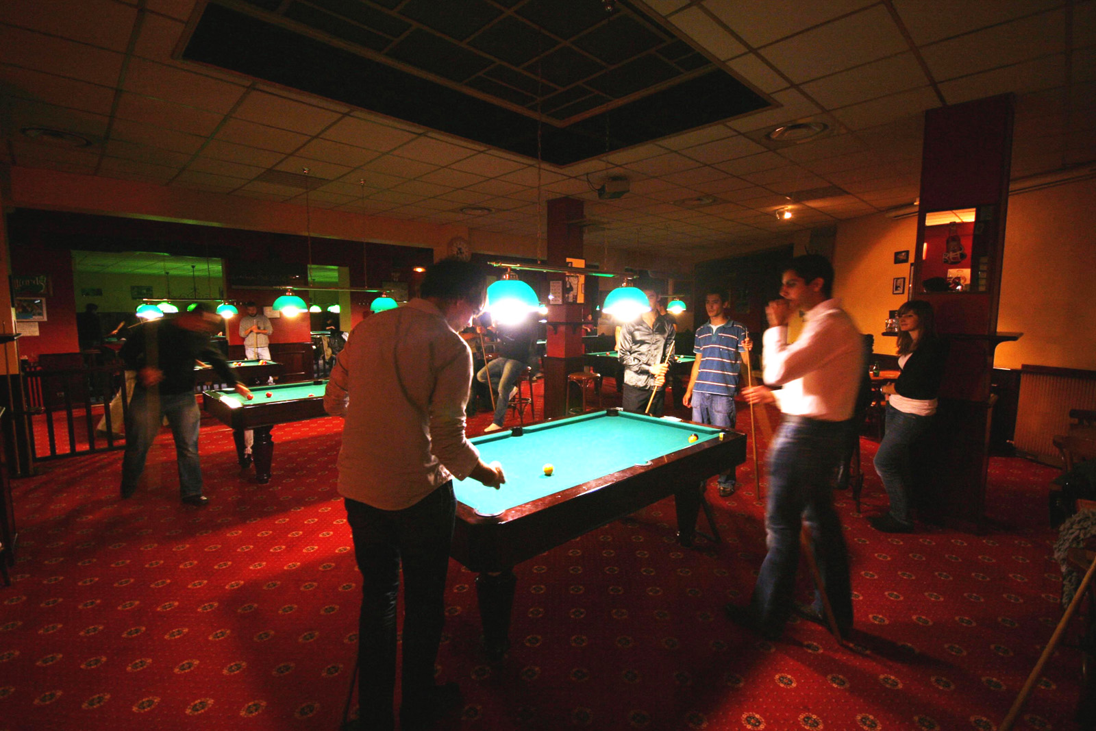 LE SEVENTIES TOULOUSE Sports bar, Pub, Billiard room, Video game room