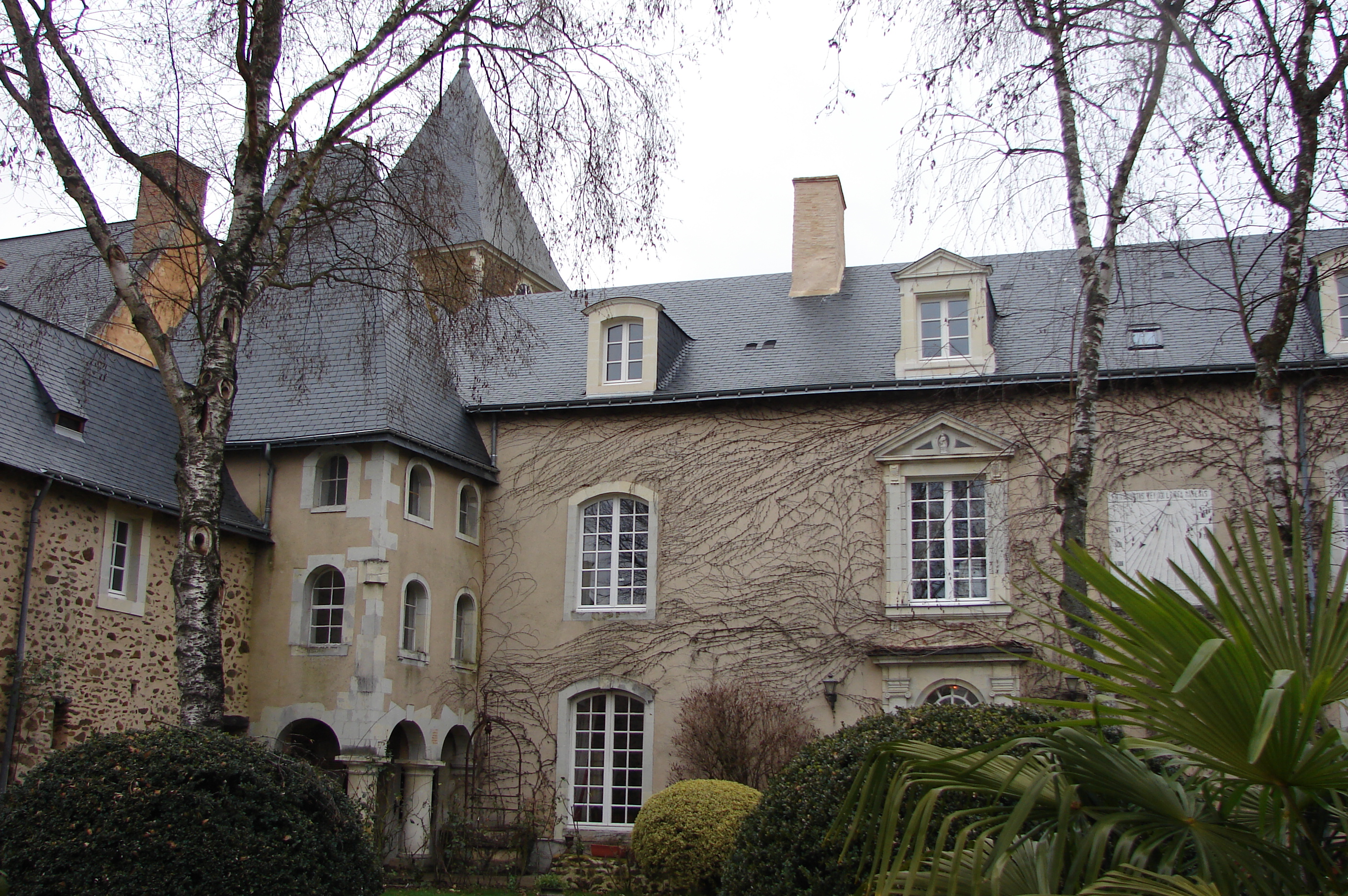 MAISON DU ROI RENE SAINTDENISD'ANJOU