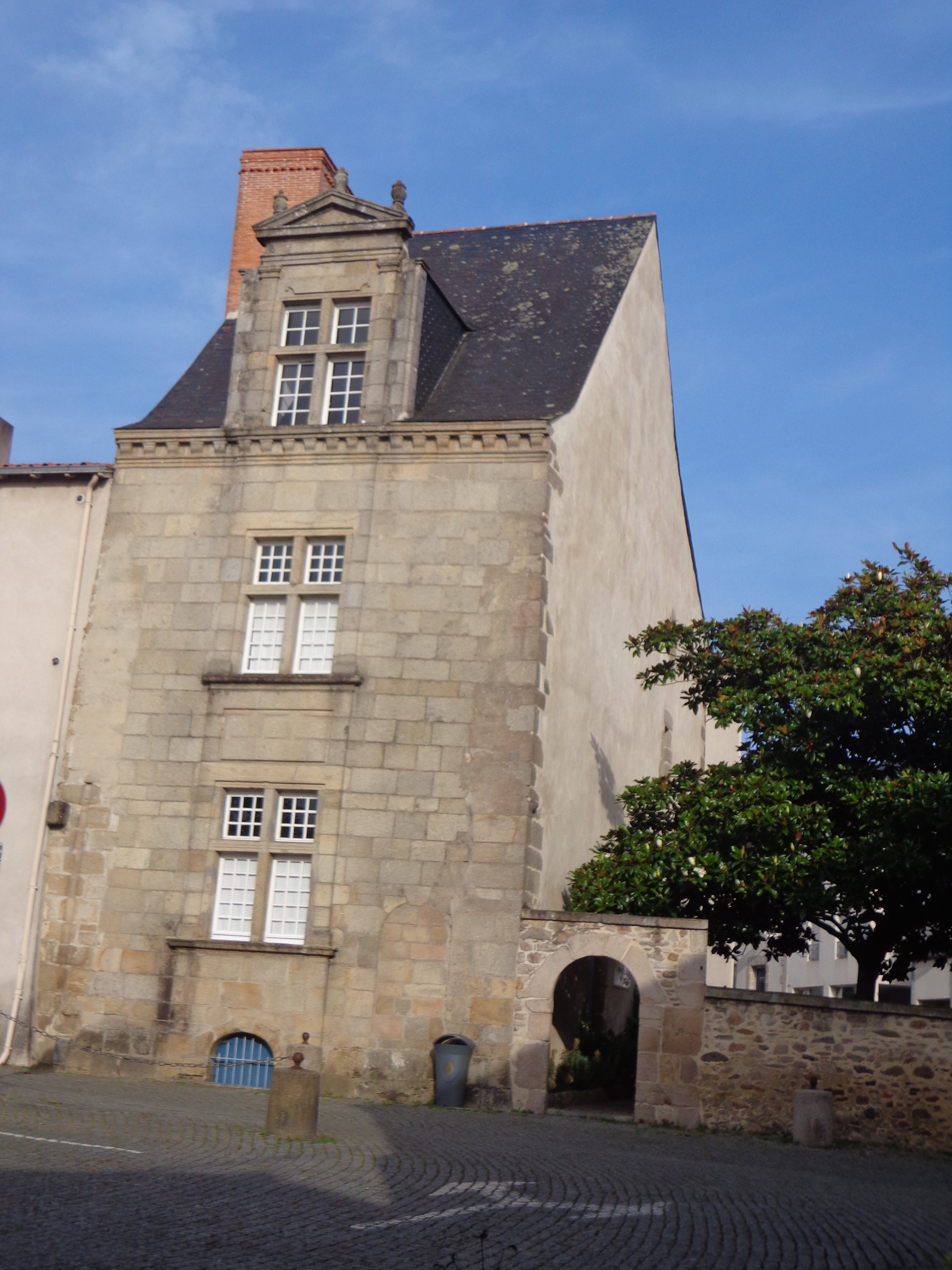 MAISON RENAISSANCE HISTOIRE DE VILLE ET RENÉ Sites