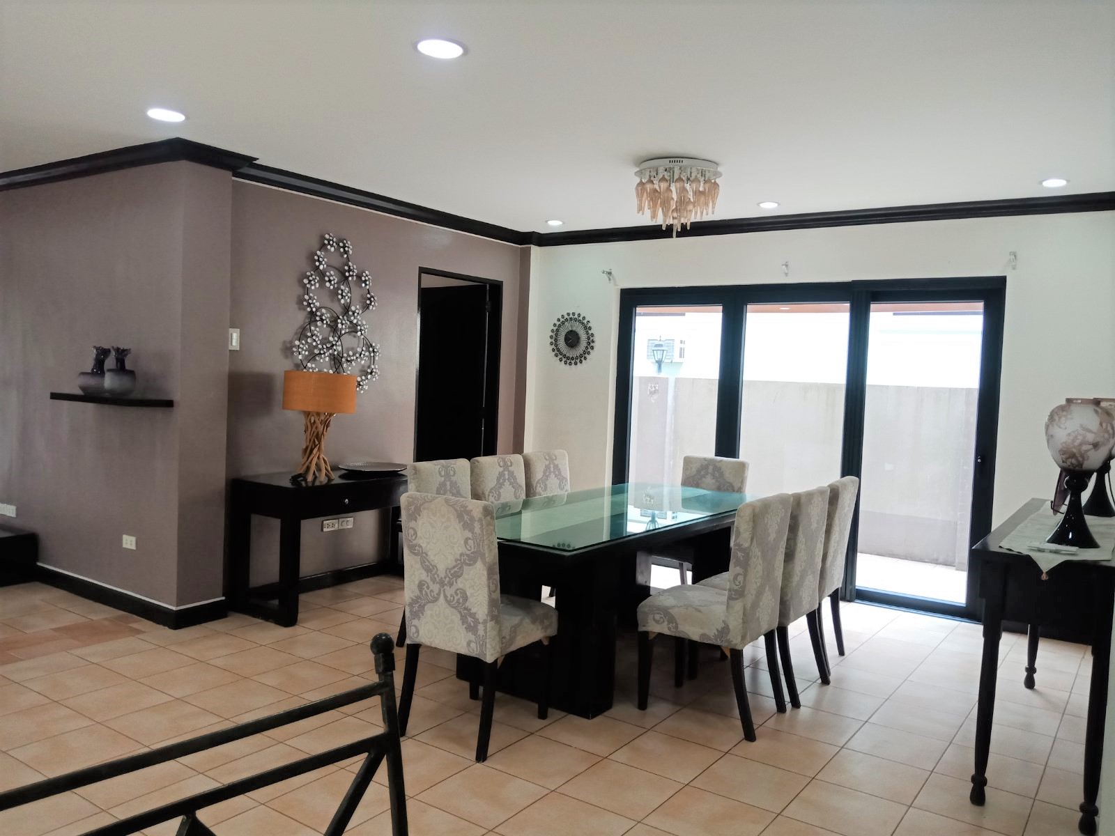Maria Luisa house for RENT Banilad Cebu City with 3car garage Cebu