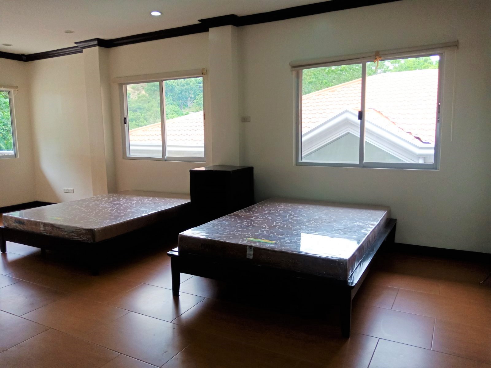 Maria Luisa house for RENT Banilad Cebu City with 3car garage Cebu