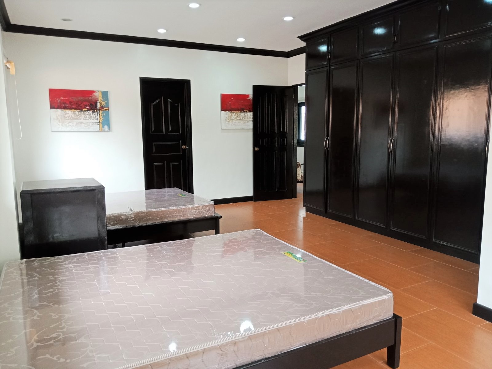 Maria Luisa house for RENT Banilad Cebu City with 3car garage Cebu