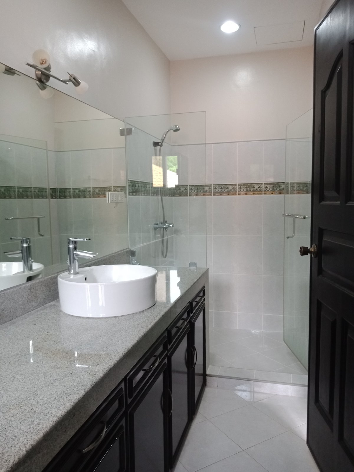 Maria Luisa house for RENT Banilad Cebu City with 3car garage Cebu