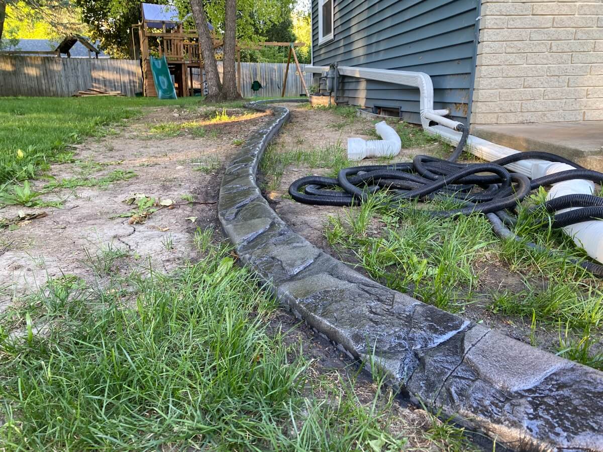 Eton Court Cedar Creek Curbing