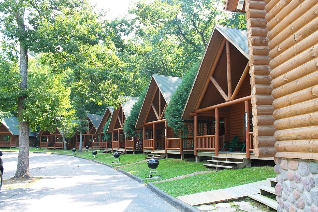 cabins Cedar Lodge & Settlement