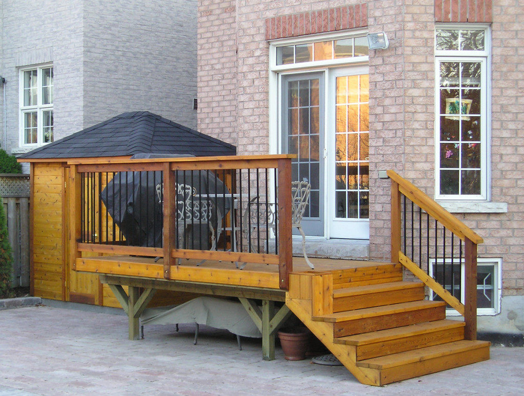Custom Decks Cedar Wood Structures