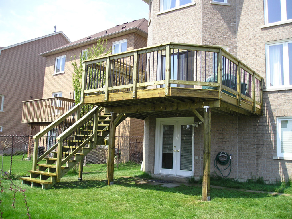 Custom Decks Cedar Wood Structures