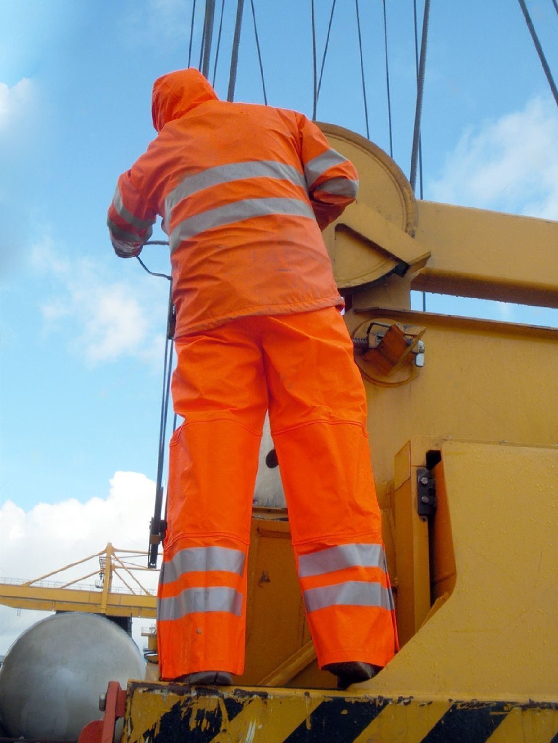 Ship Crane Services Ceeport