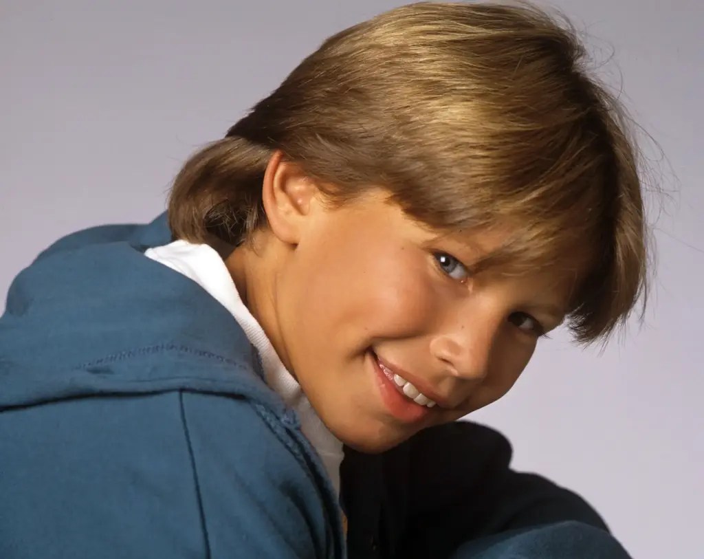 Who Is Joel Thomas Weiss, Jonathan Taylor Thomas Brother? Wikipedia And Age(06)