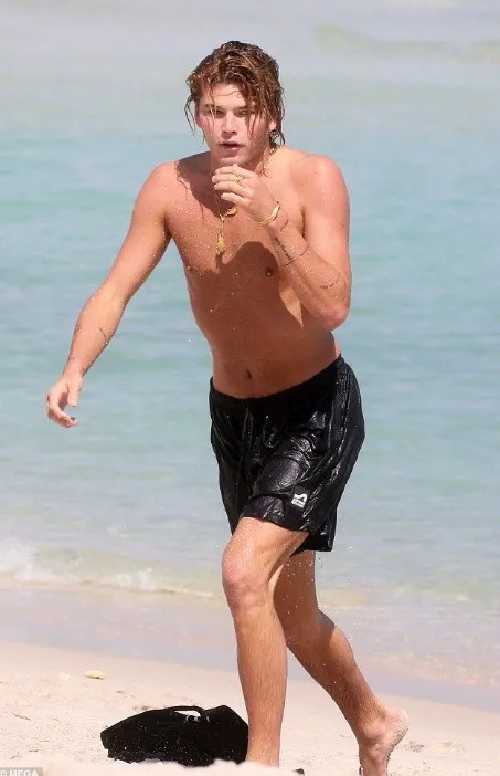 Jordan Barrett Height: Exploring the Model's Statuesque Stature