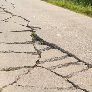 How To Fix A Damaged Driveway Easily