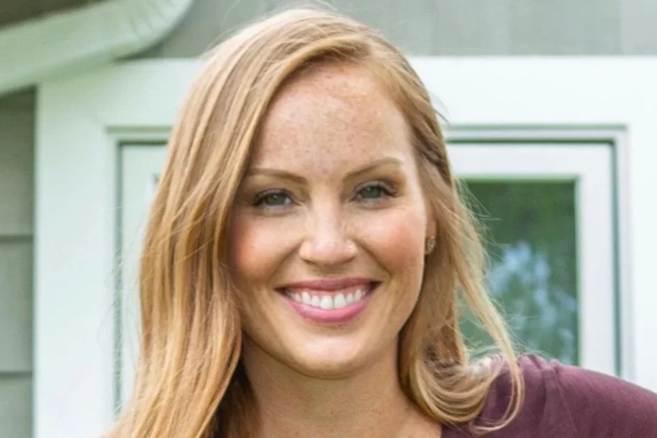 Good Bones Mina Starsiak Feud with Social Media Follower. Celebritydig