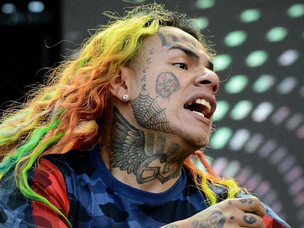Tekashi 6ix9ine’s Baby Momma Sara Molina Says 6ix9ine Is A ‘Deadbeat(017)