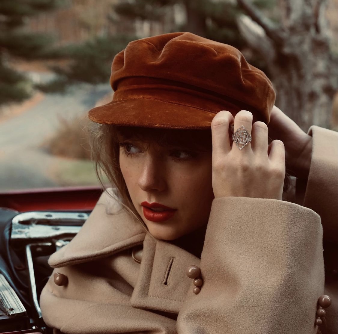 Taylor Swift Teases “Red (Taylor’s Version)” Tracklist With Vault Video