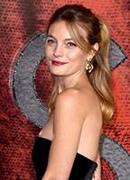 Leila George Nude Videos & Photos - CelebsNudeWorld.com