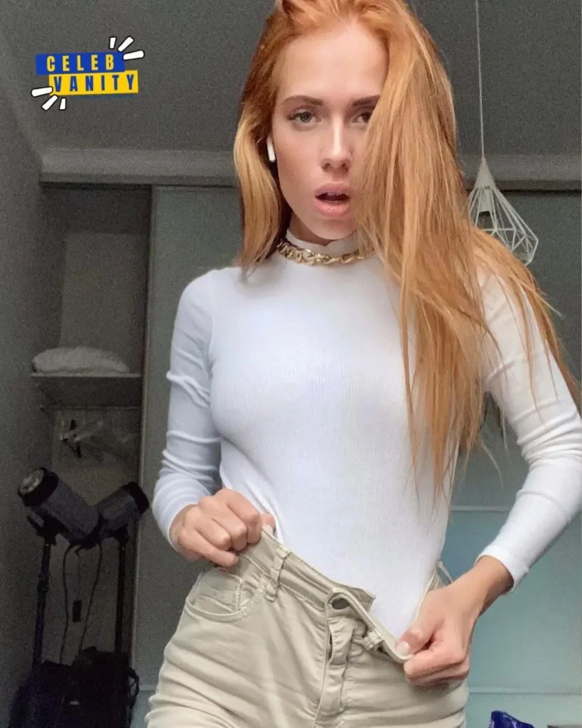 Holly Molly - Biography, Relationship, Age, Height, Images, Figure, Net