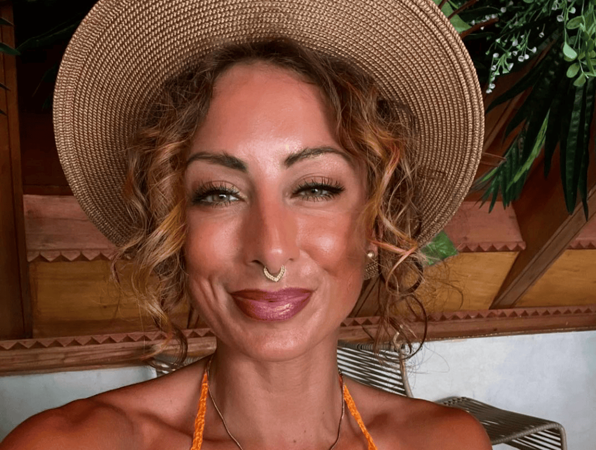 Influencer and Trainer Casey Samsel in Two-Piece Workout Gear is on "My