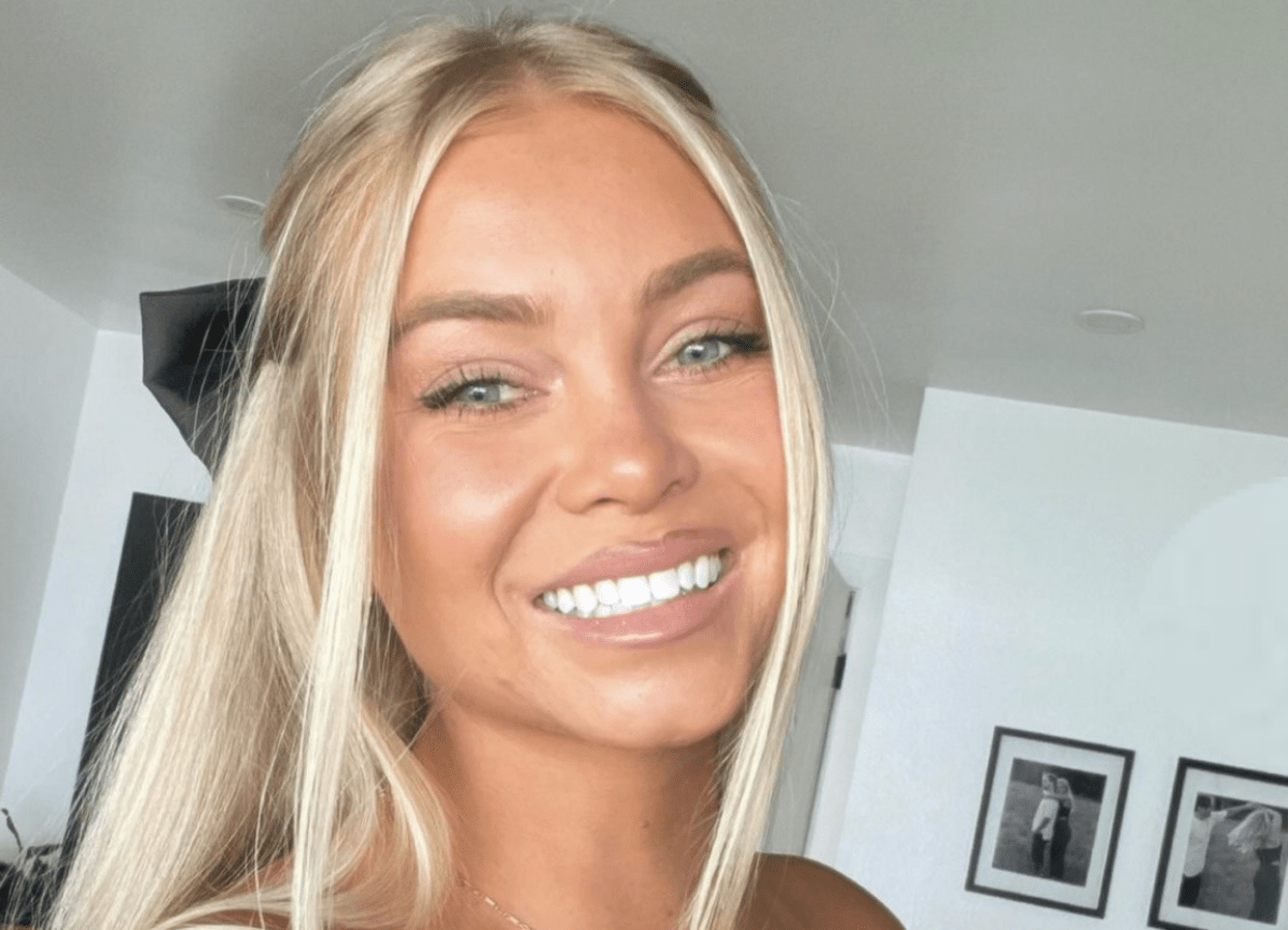 Influencer Hailey Rae Ostrom in TwoPiece Workout Gear Shows Off "The(08)