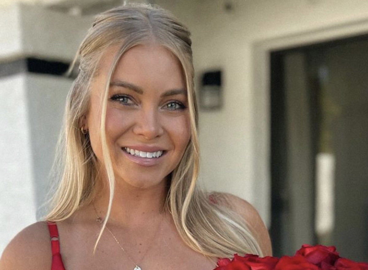 Golf Influencer Hailey Rae Ostrom in Two-Piece Workout Gear is "Still