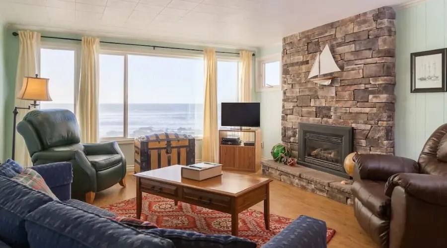 Explore Top Rated VRBO Lincoln City to Book a Solo Trip
