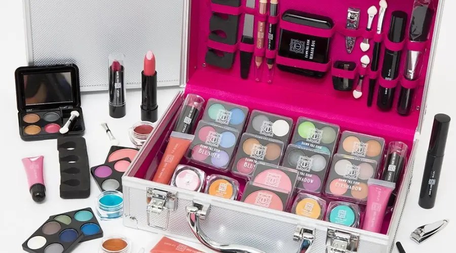 Top 4 Makeup Vanity Cases for a Stylish Look