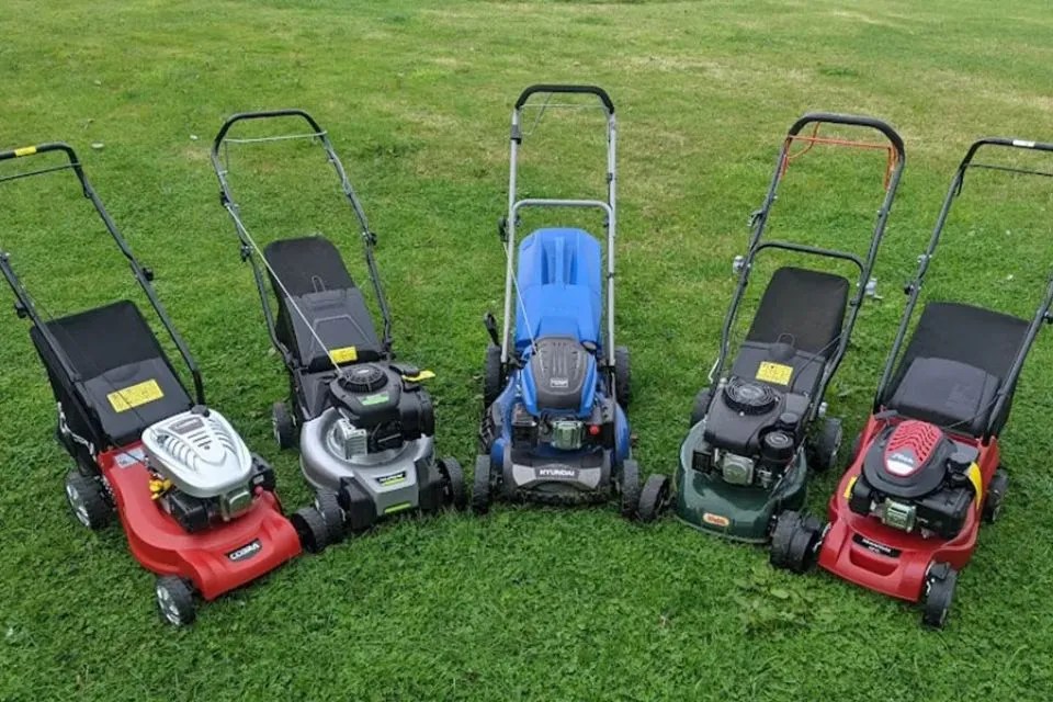 5 Best Lawn Mowers Perfectly Manicured Yard