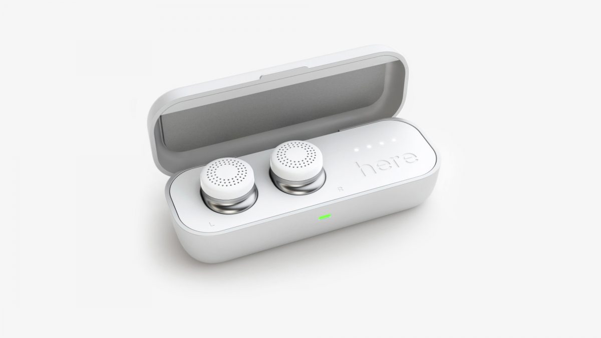 How to Clean Earbuds and Sanitize Them Properly