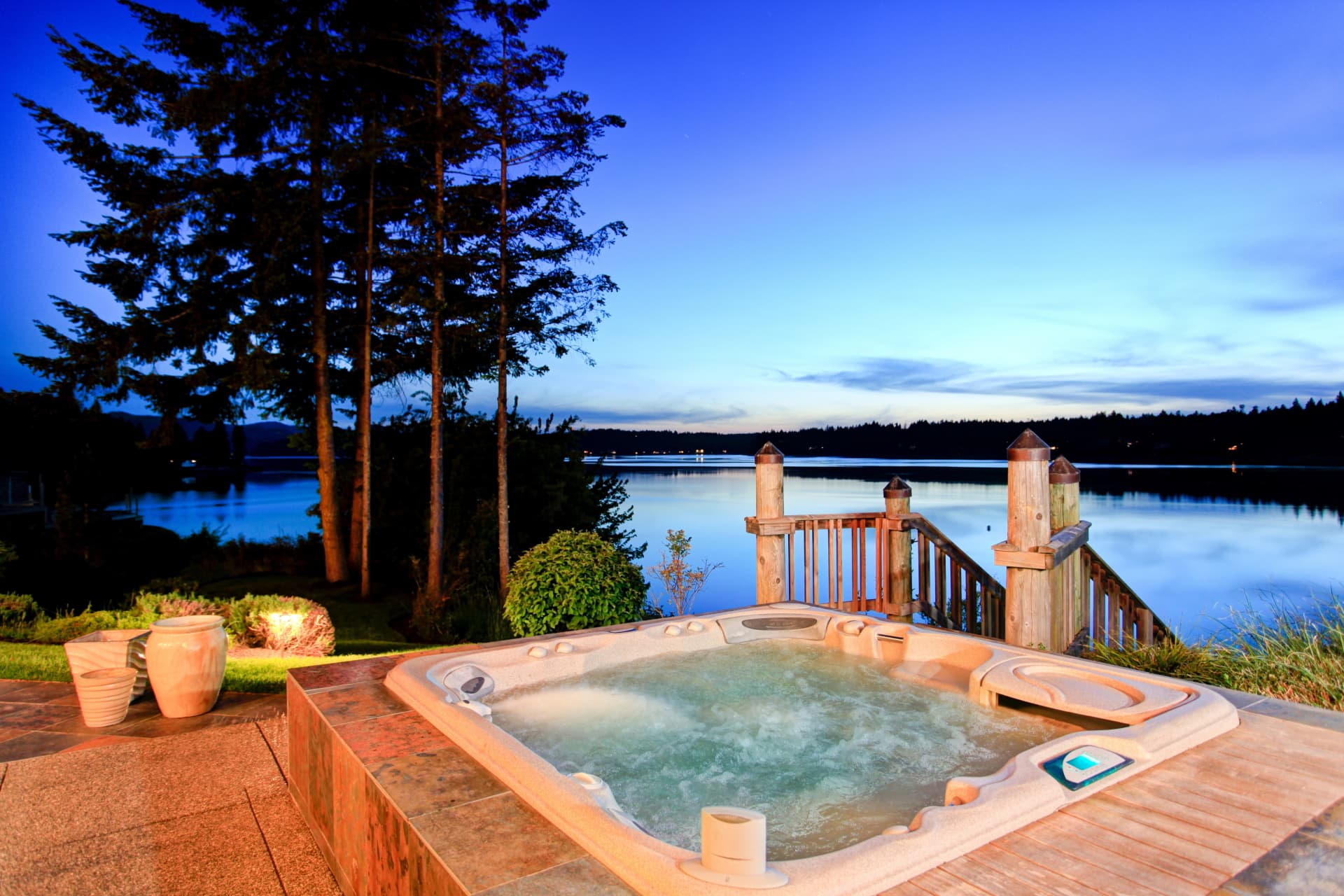 → Jacuzzi na tarasie zalety i wady • Cennik Remontów