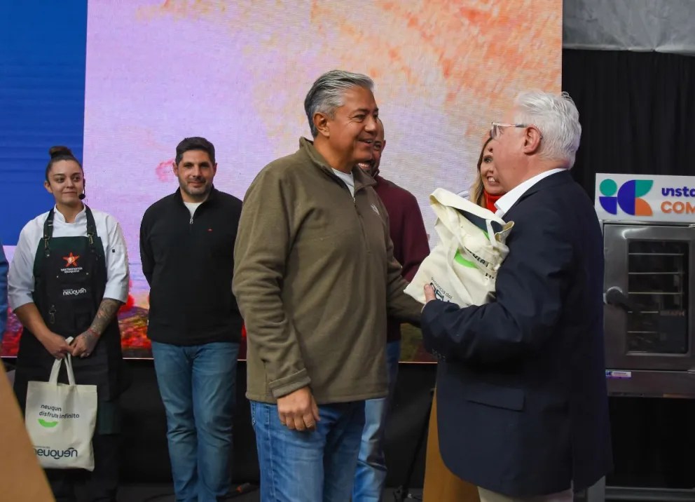 En el Festival del Chef, la Provincia actualizó el Sello Gastronómico e incorporó al Embajador del Vino