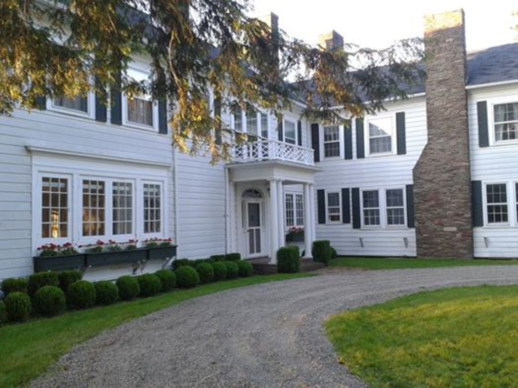 Centennial Farm Manor