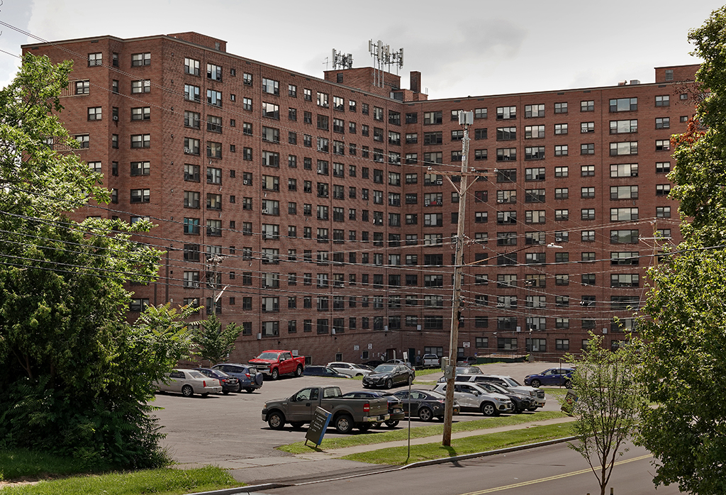 Remaining tenants at Skyline Apartments face ultimatum Leave now or be