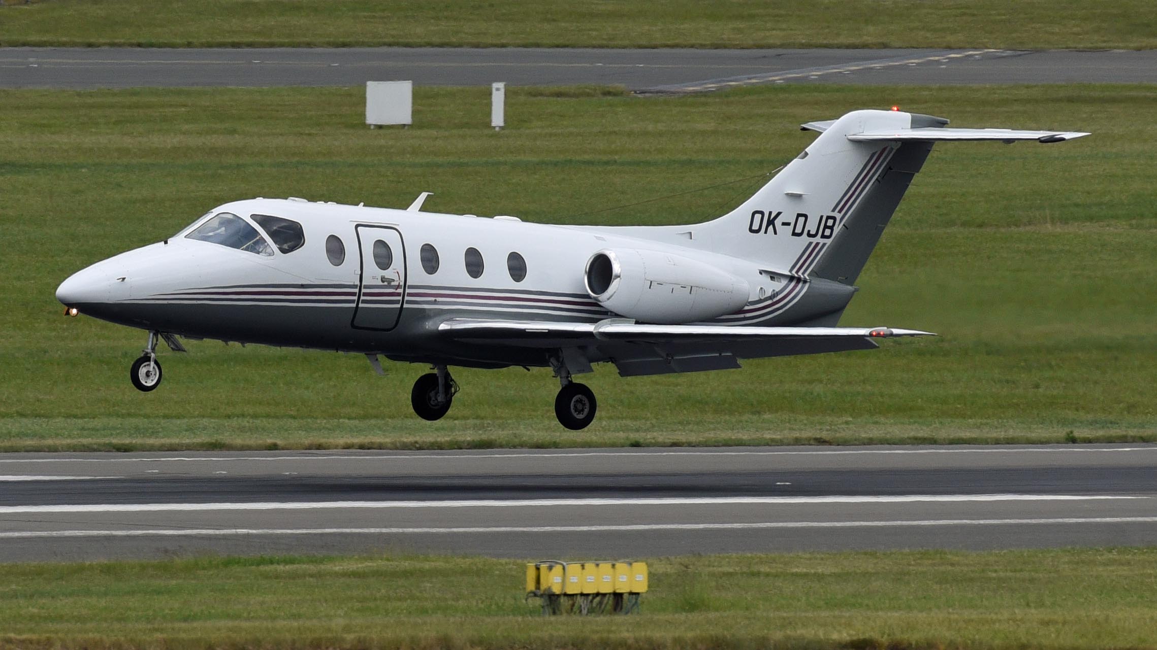 OKDJB Nextant 400XTi — Central Jets