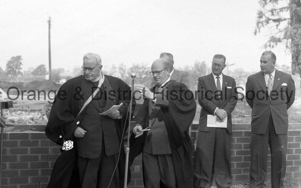 Lieutenant General R G Pollard with Mayor Alan Ridley Central West