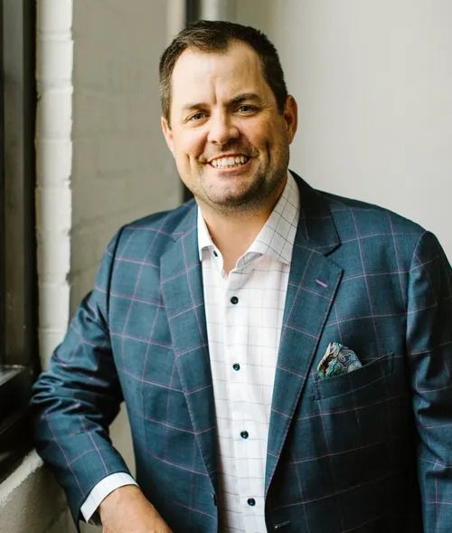 Kris Lindahl Net worth, Real estate, Wife, Bio, Wiki