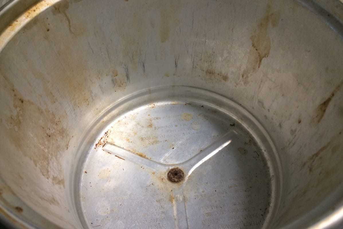 How To Clean Crock Pot Inside Out and Top To Bottom Ceramic Cookware Hub