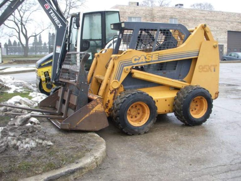 CASE 95XT Skid Steer (Sold) Contractors Equipment Rentals (630) 8333700