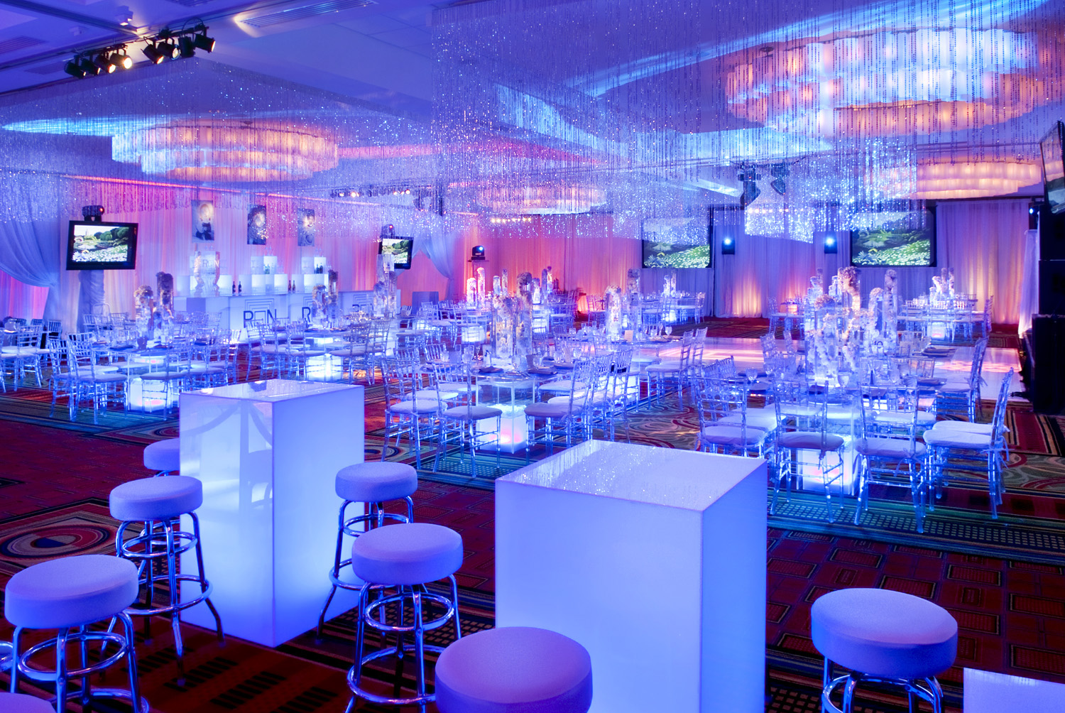 Silver Mirror Ballroom Cerfny