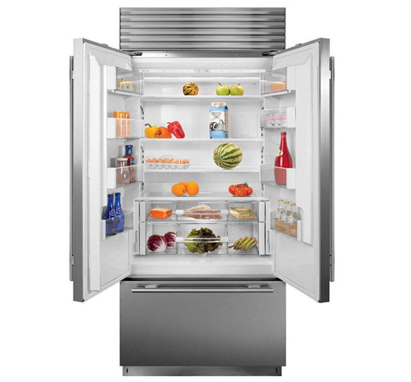 SubZero, Inc. BuiltIn Refrigerator, Internal Water and Ice Dispenser