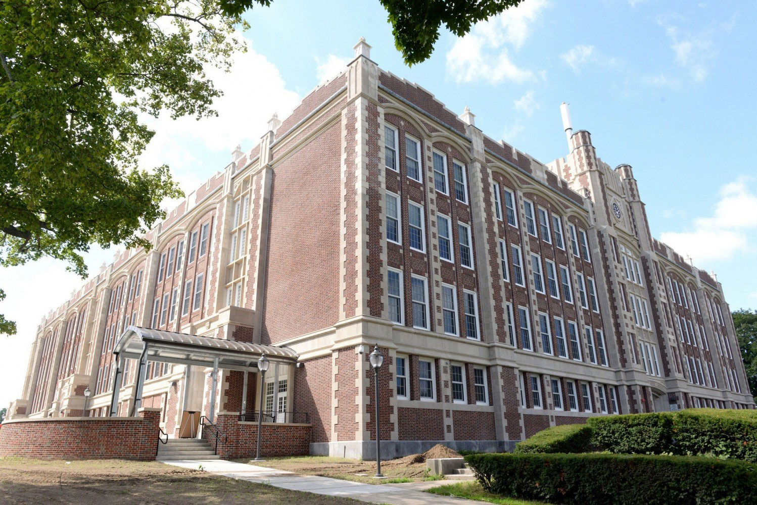 » Dupont Middle School
