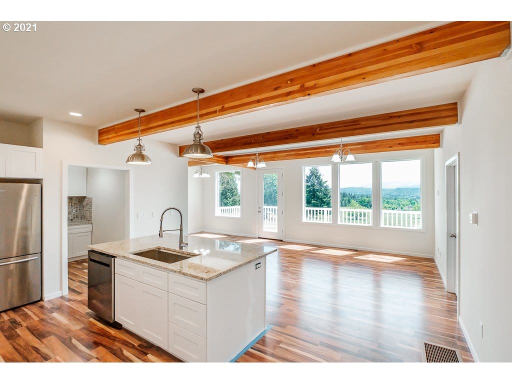 Spec Home Construction in Sweet Home, Oregon