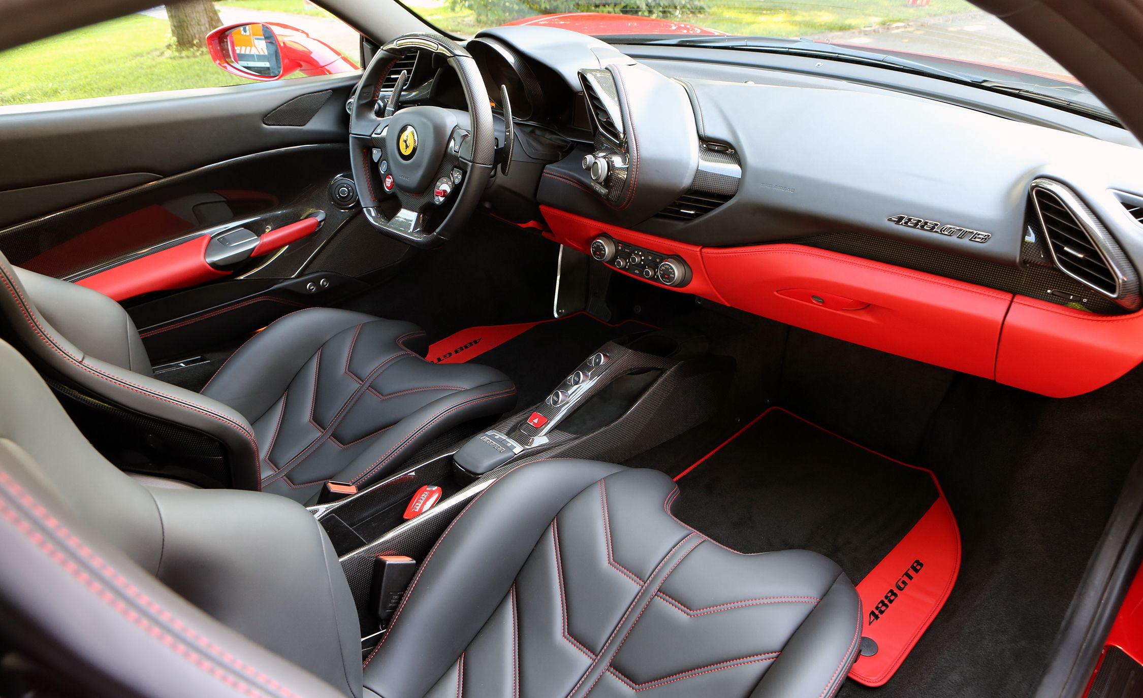 2016 Ferrari 488GTB Gallery (Photo 34 of 34)