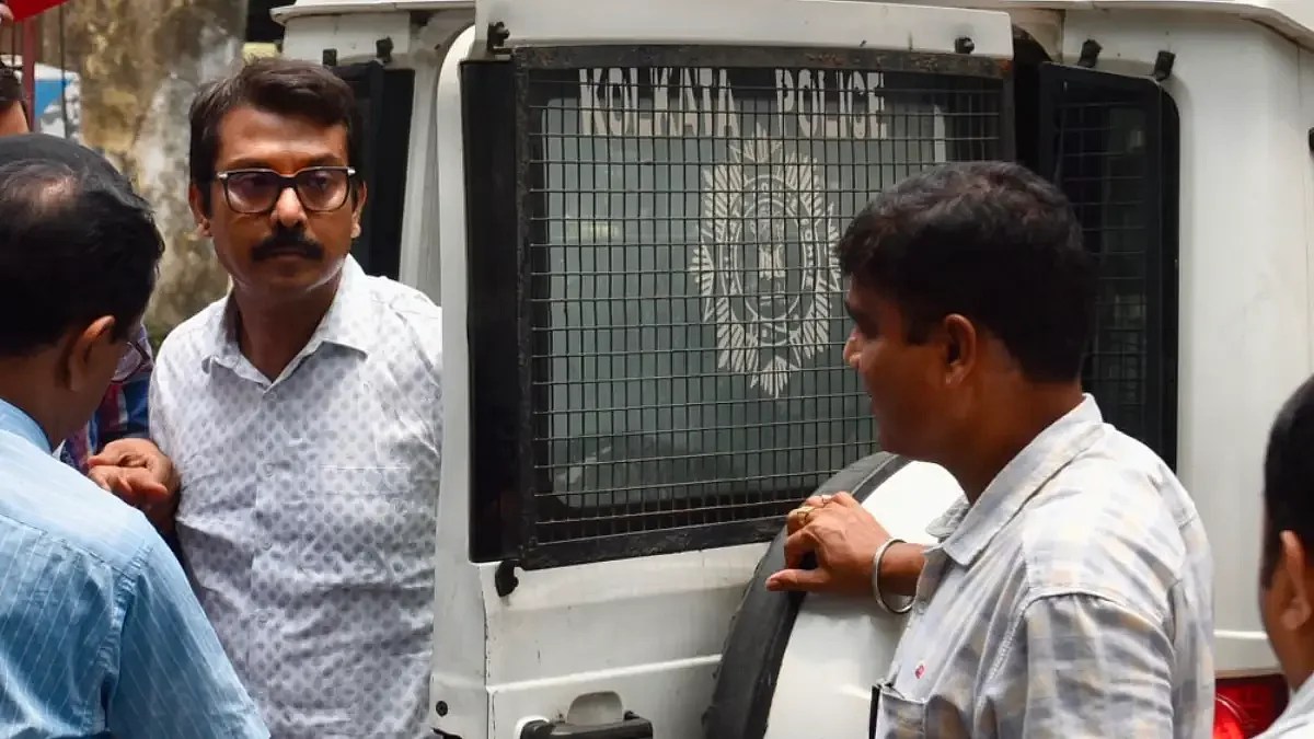 তোলাবাজি ও অস্ত্র মামলায় পুলিশি হেফাজতে স্বরূপ বিশ্বাস, ১৮ জুন পর্যন্ত রিমান্ড