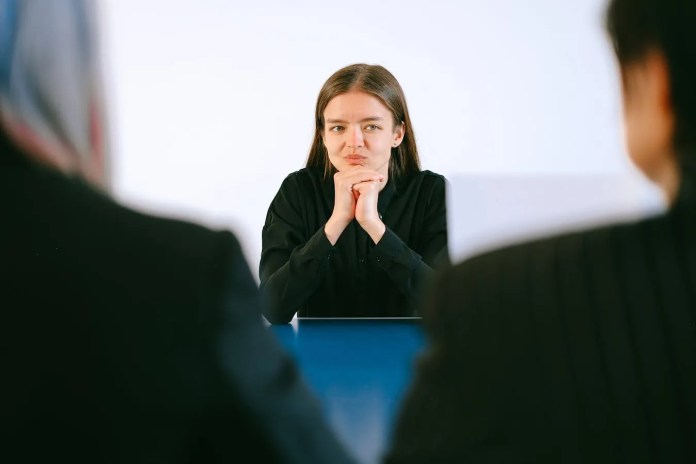 7 Smart Questions to  Ask Recruiters