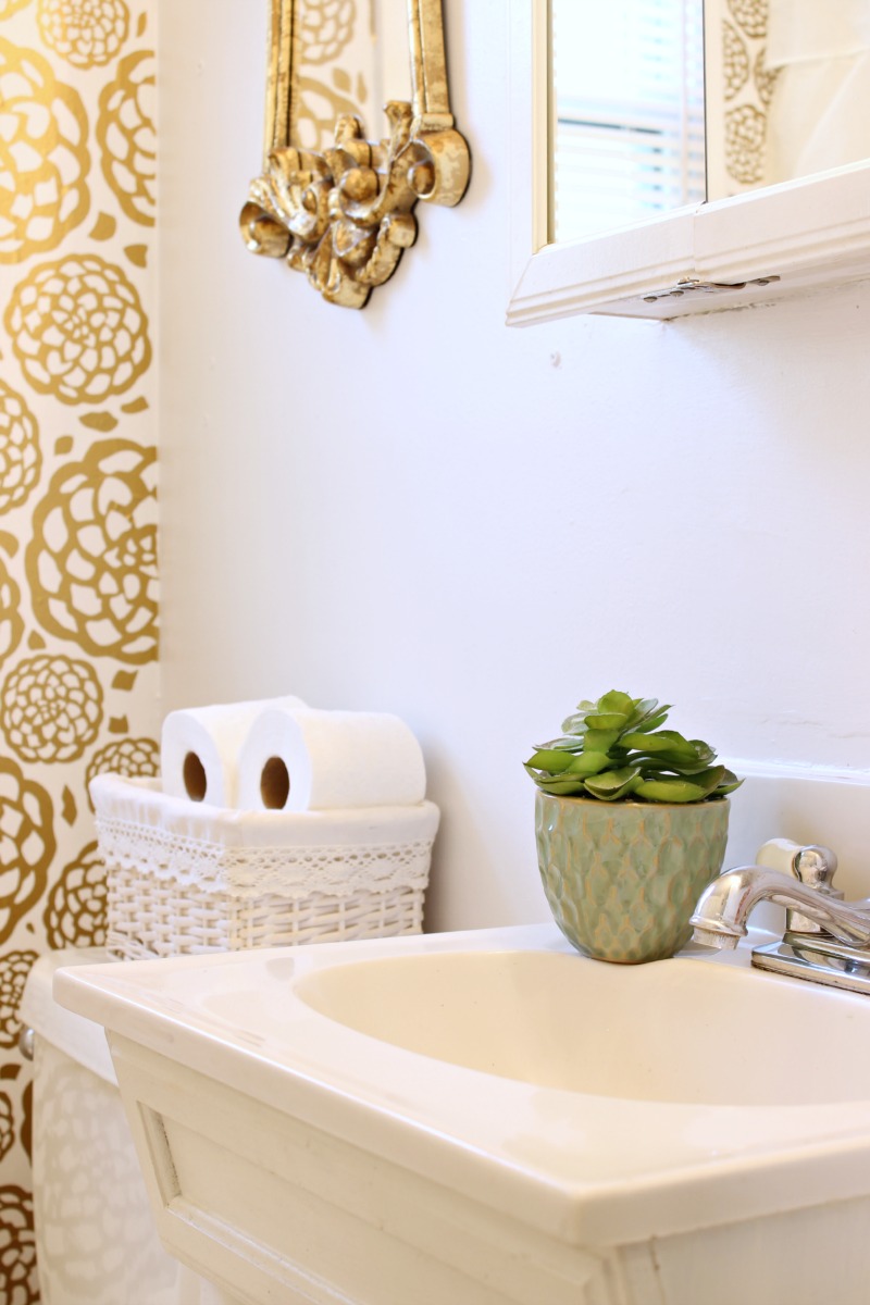 Gold Glam Bathroom Makeover