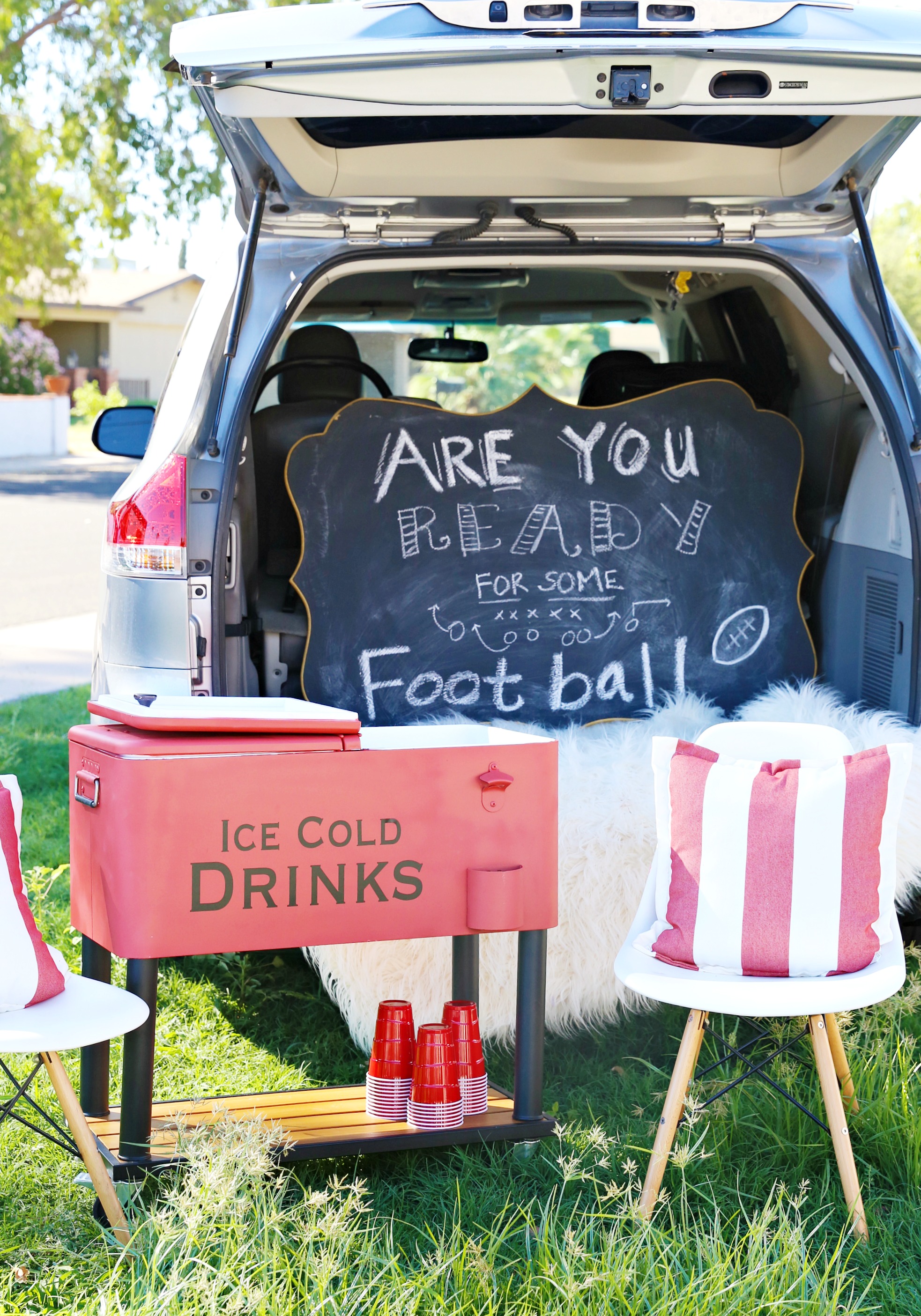 DIY Drink Cooler Perfect for a Tailgating Party! Classy Clutter